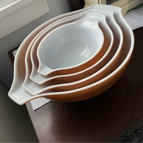 Pyrex Old Orchard Nesting Mixing Bowls - Picture 2 of 9